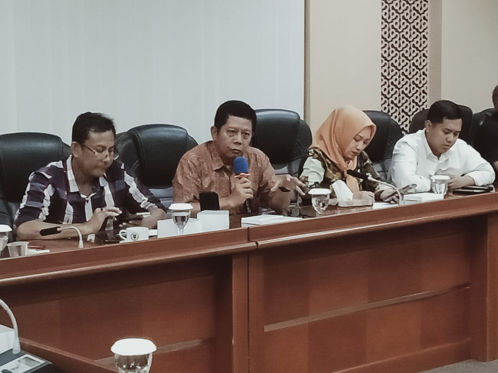Wakil Ketua Banggar DPRD Pertanyakan Anggaran Efisiensi, MBG, Kekosongan Jabatan dan Dana Hibah Kepada Ketua TAPD Pemkab Purwakarta