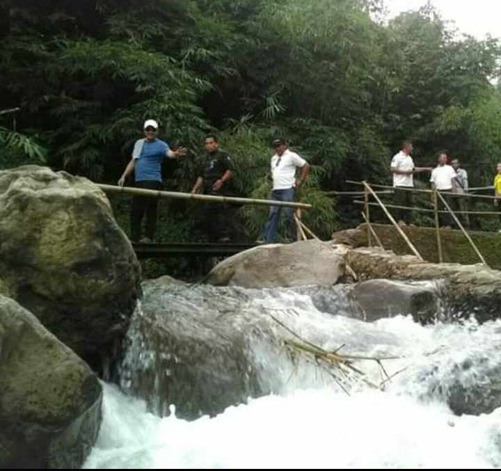 Romantisnya Panorama Alam Curug Tilu