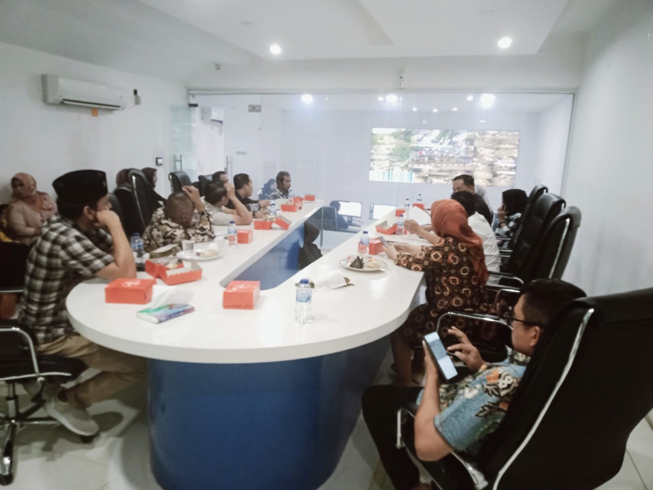 Banggar DPRD Purwakarta Mengadakan Rapat di Ruang Ogan Lopian Dinas Kominfo