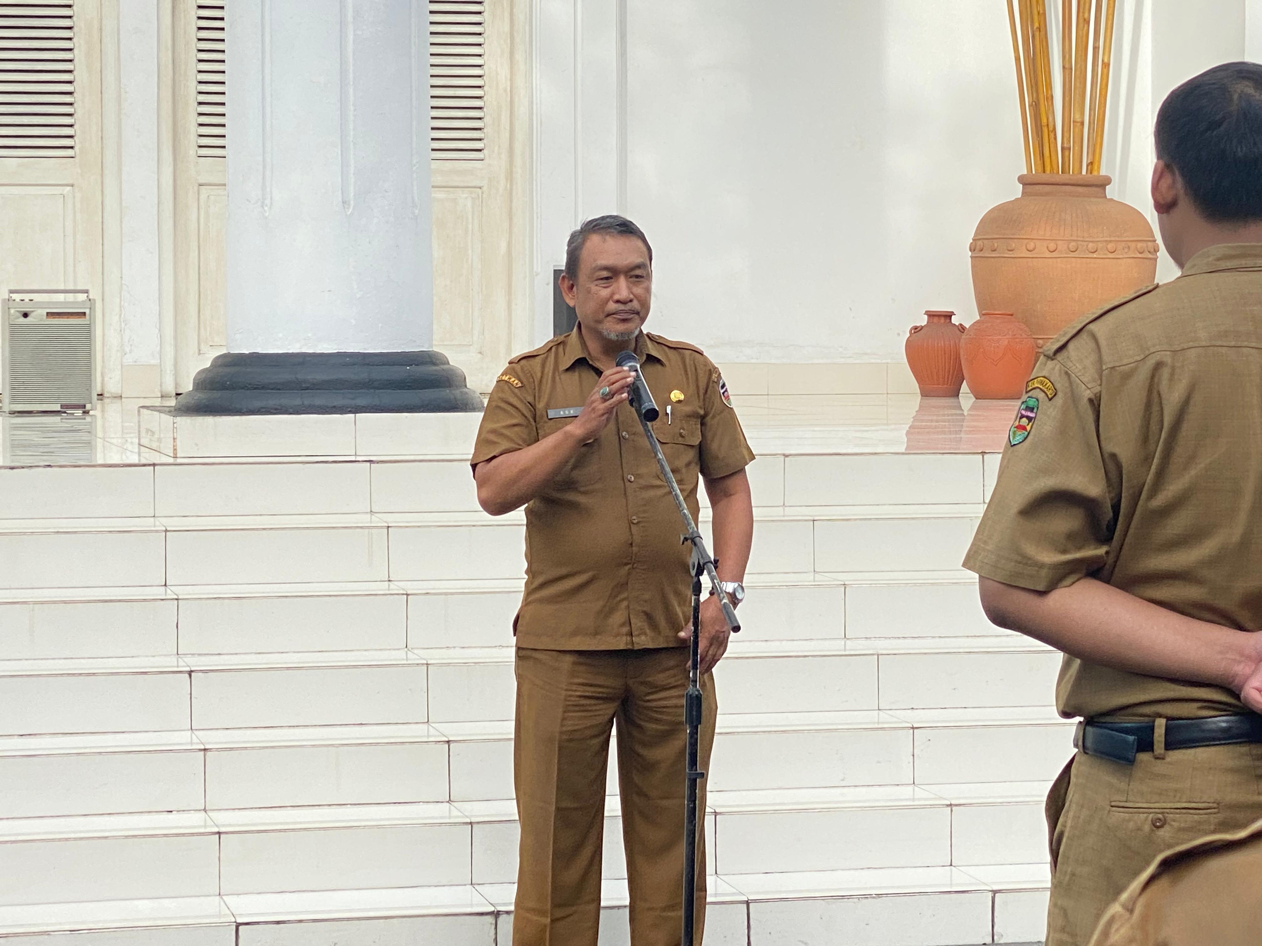 Pembina Upacara : Mempersiapkan Teknis Anggota DPRD yang Habis Masa Tugas dan Pelantikan