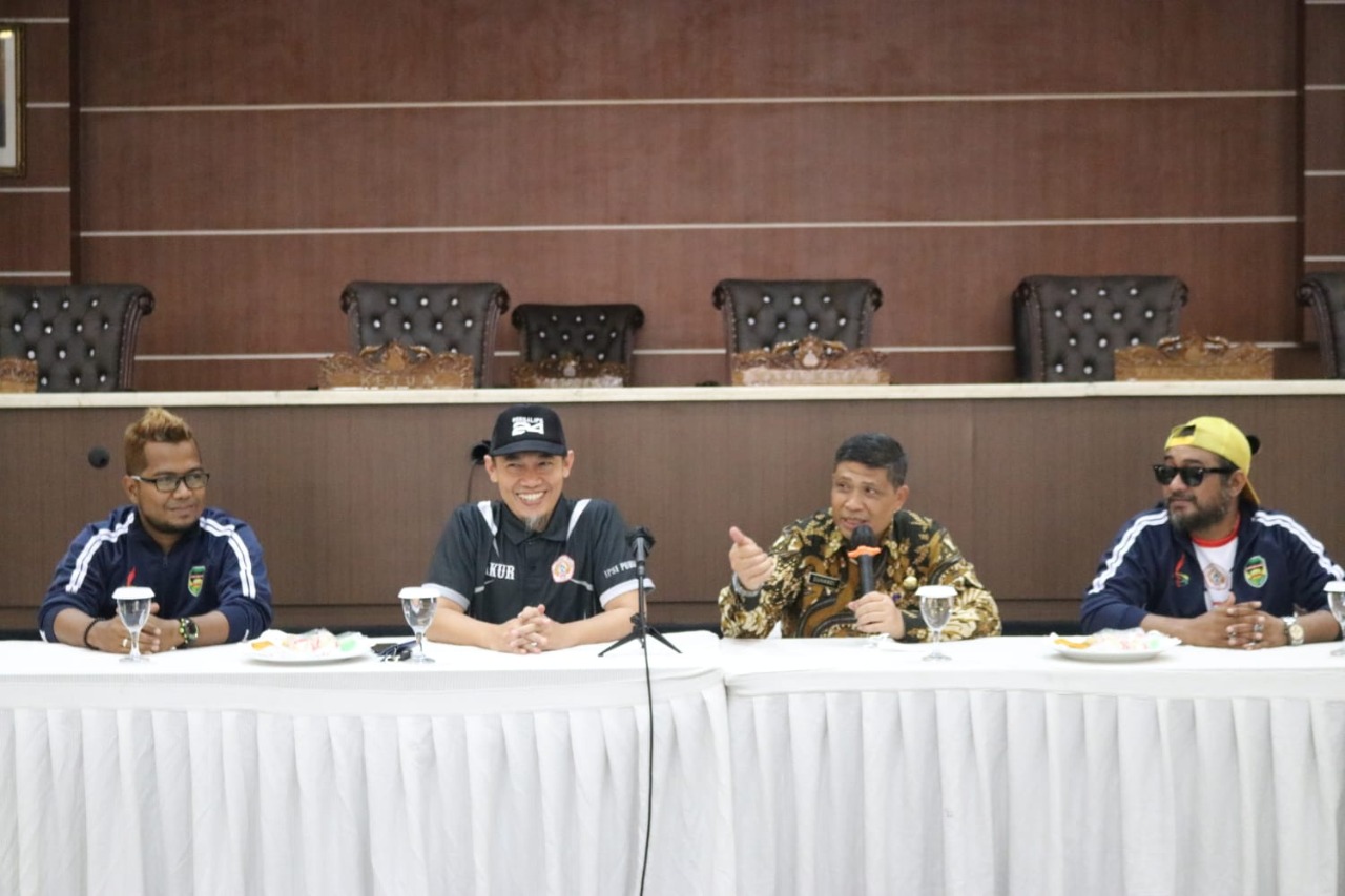 Sekretaris DPRD Menerima Sekaligus Melepas Kontingen Atlet Pencak Silat Porprov Jabar ke-XIV