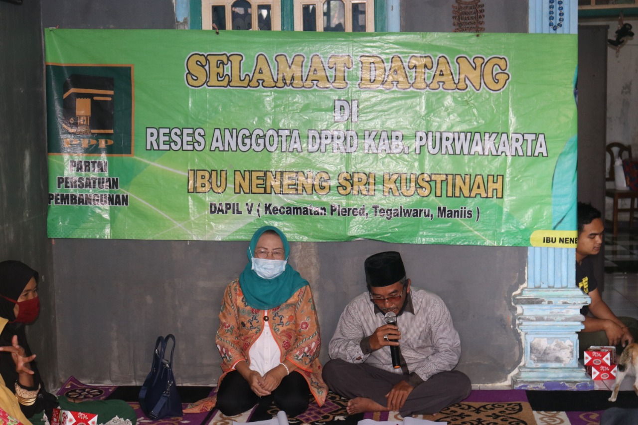 Neneng Sri Kustinah Jaring Aspirasi Warga  Desa Citeko Kaler dan Liunggunung