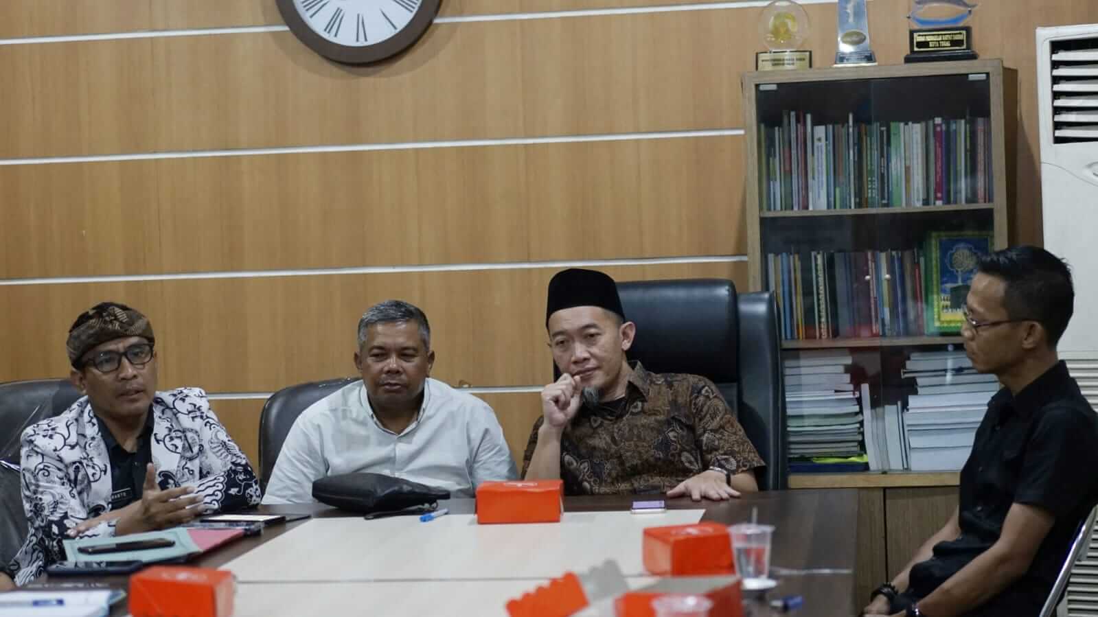 Komisi IV DPRD Purwakarta Menerima Audiensi Pospera Terkait Jam Masuk dan Seragam Sekolah