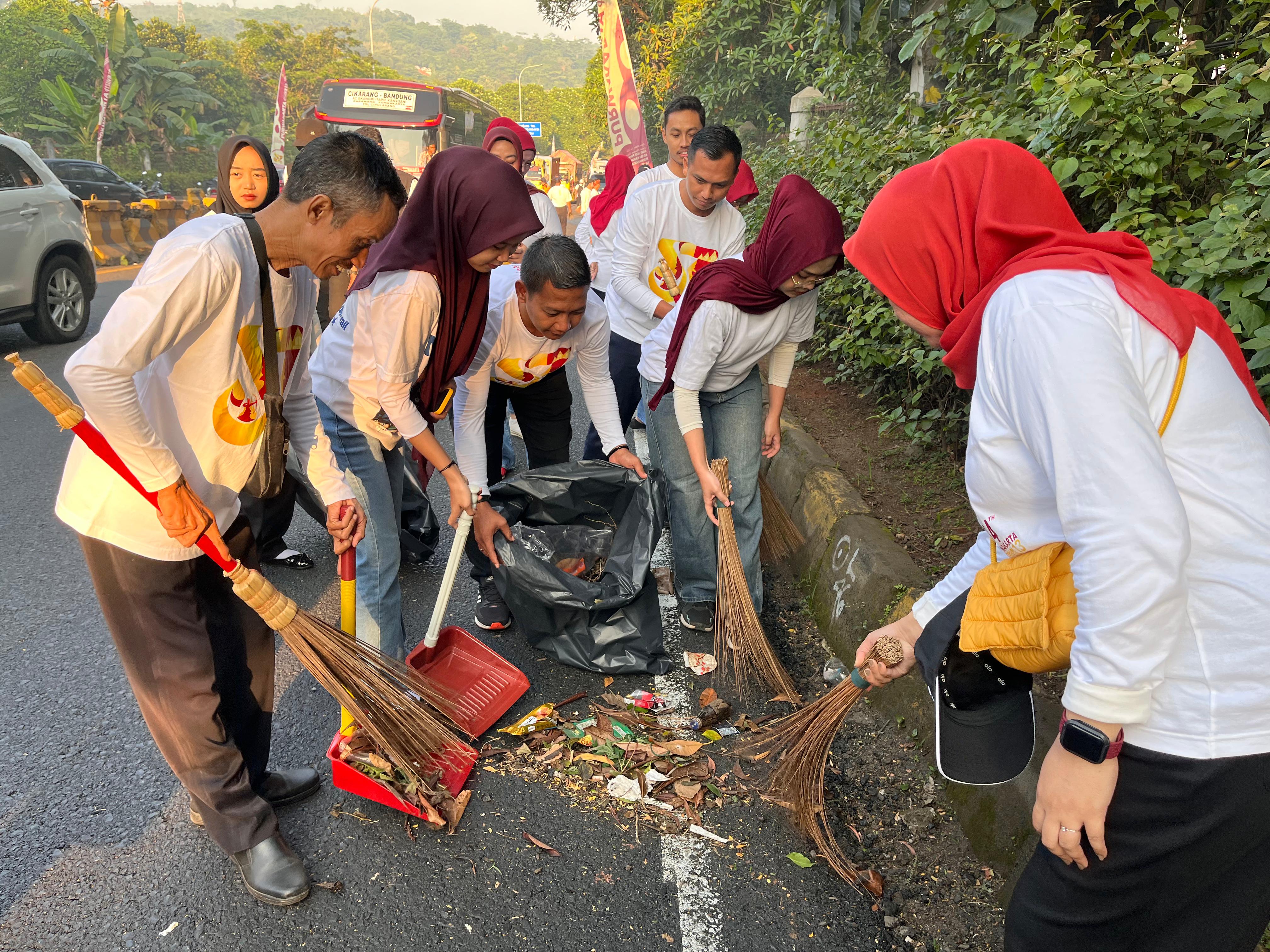 Sekretariat DPRD Mengikuti Program ”Ngorek Bareng Purwakarta Istimewa”