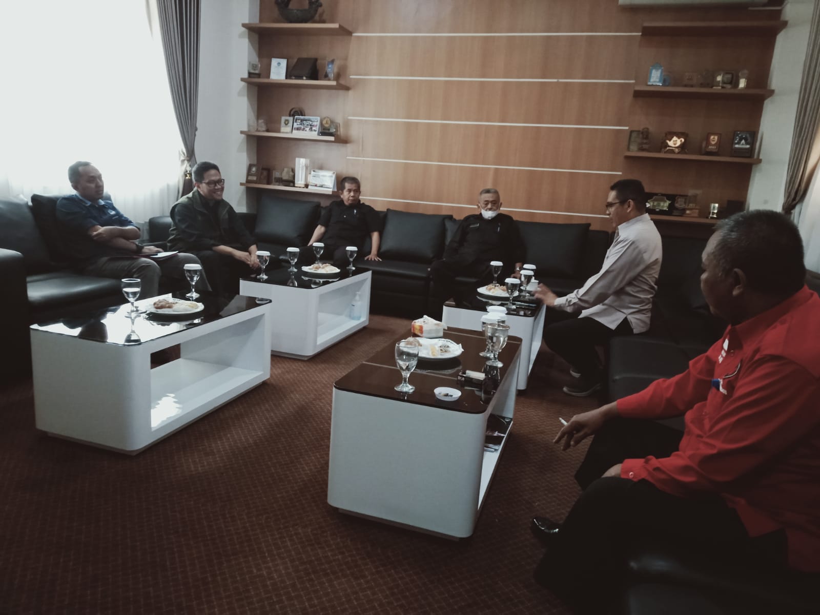 Pimpinan DPRD Purwakarta Mendorong BKAD Menertibkan Mobil Yang Masih Dikuasai Mantan Pejabat