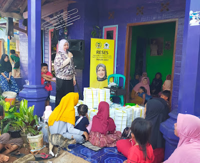 Emak-emak Hadiri Kegiatan Reses ke-3 Anggota DPRD Purwakarta Dari Partai Golkar