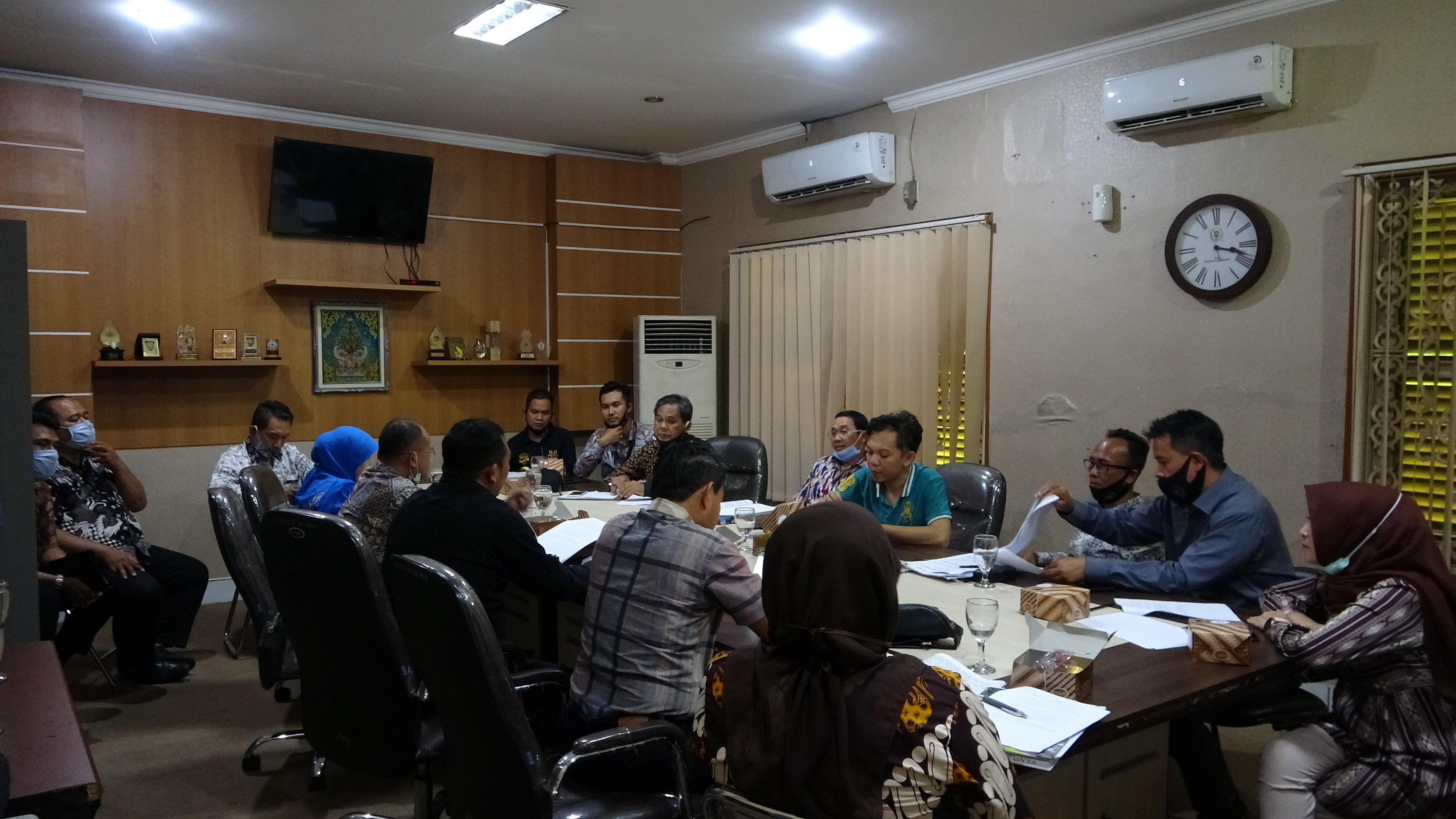 Rapat Kerja Pansus C DPRD Purwakarta  Dengan Bagian Hukum dan Bapenda