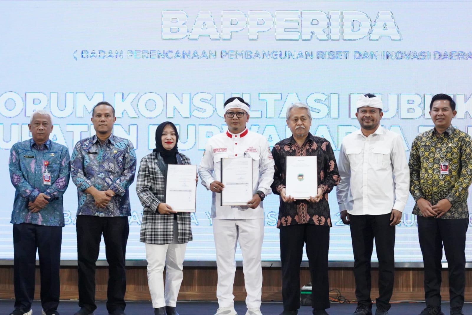 Pimpinan DPRD, Ketua Komisi-komisi dan Sekretaris DPRD Menghadiri Forum Konsultasi Publik Rencana Kerja Pemerintah Daerah