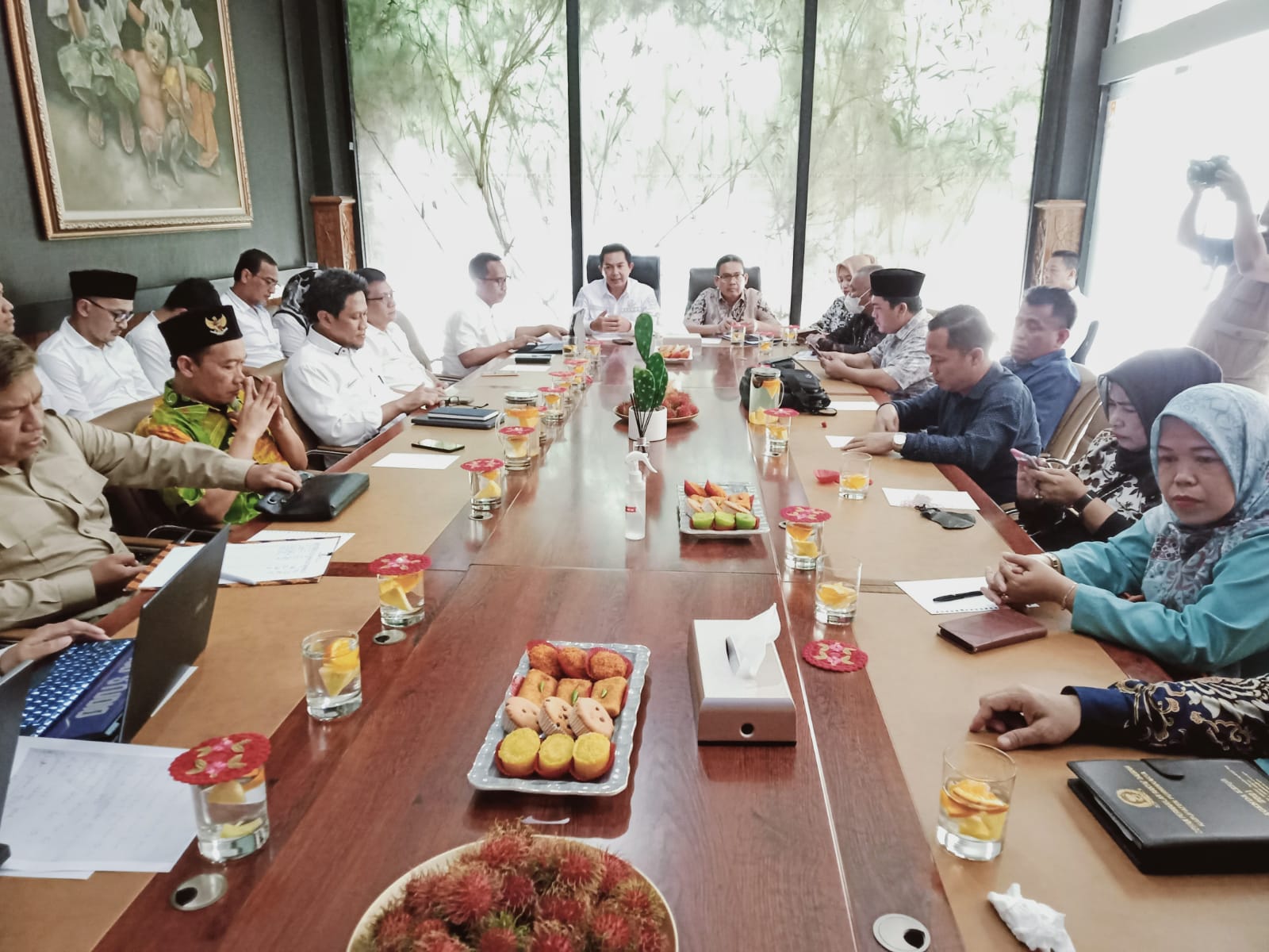 Pimpinan dan Anggota Banggar DPRD Purwakarta Rapat Pembahasan RAPBD TA 2023 di Kantor Dinas Pendidikan